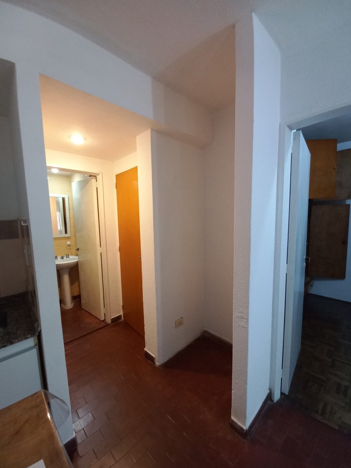 OPORTUNIDAD-INVERSORES-LA SEXTA-FACULTADES-DPTO 1 DORMITORIO EXCELENTE-RIOBAMBA 800 - PISO 3 - LUMINOSO - ORIENTACION NORTE.-