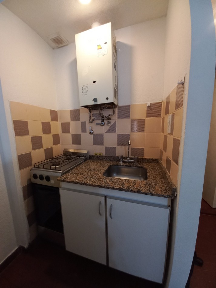 OPORTUNIDAD-INVERSORES-LA SEXTA-FACULTADES-DPTO 1 DORMITORIO EXCELENTE-RIOBAMBA 800 - PISO 3 - LUMINOSO - ORIENTACION NORTE.-