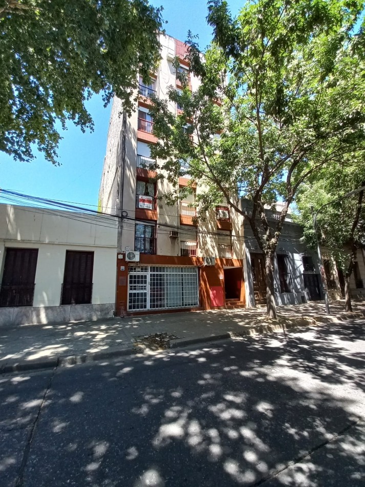 OPORTUNIDAD-INVERSORES-LA SEXTA-FACULTADES-DPTO 1 DORMITORIO EXCELENTE-RIOBAMBA 800 - PISO 3 - LUMINOSO - ORIENTACION NORTE.-